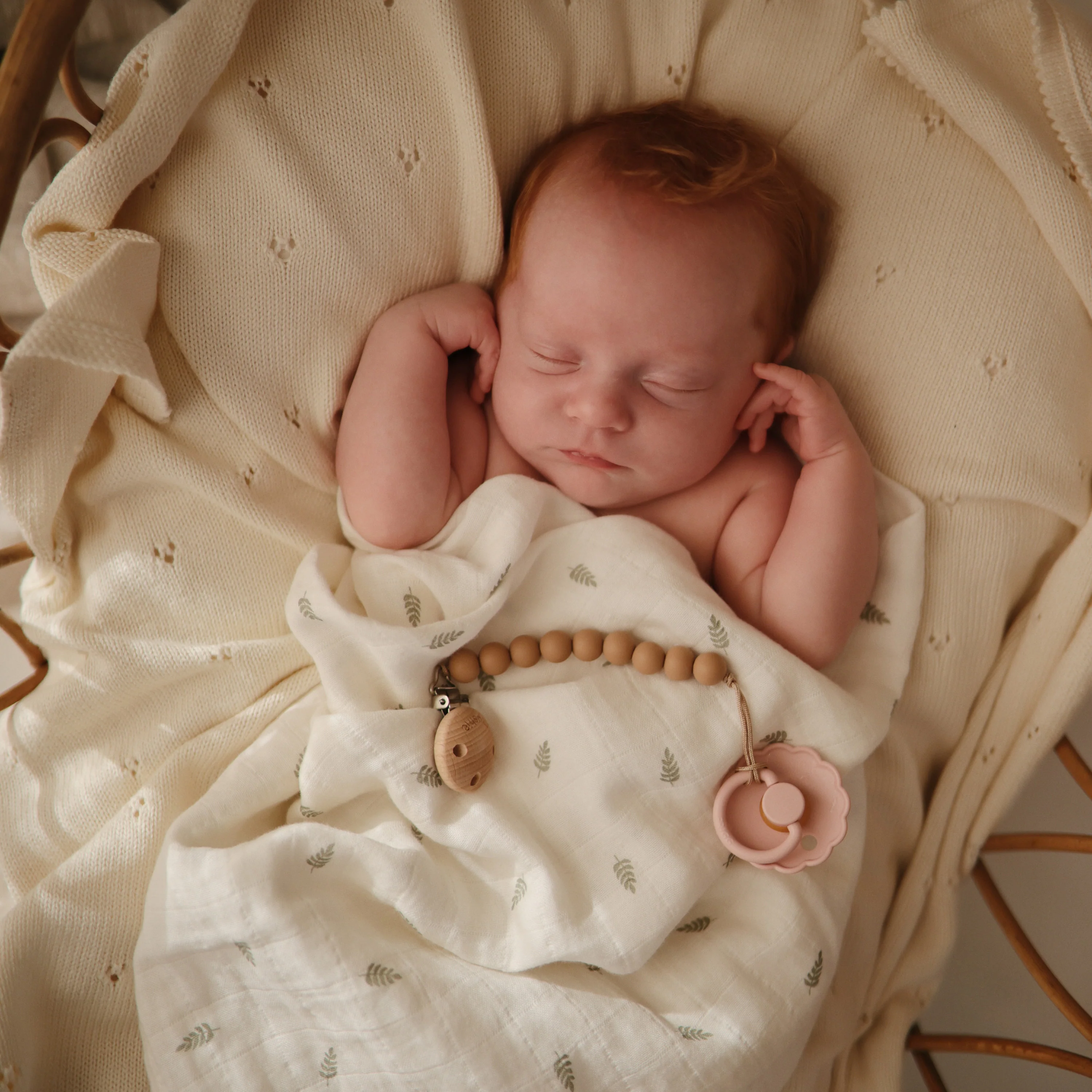 FRIGG Daisy Natural Rubber Pacifier – BPA-Free, 0-6 months - Image 3