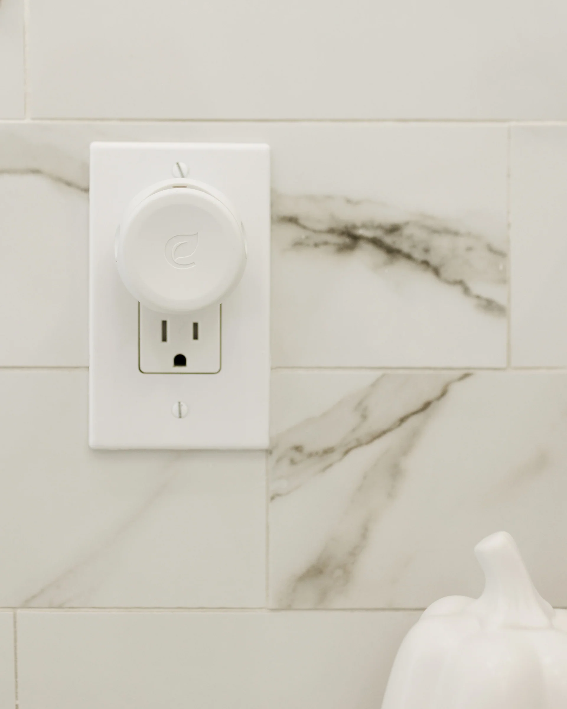 Plug-In Air Freshener Kit - Grove Exclusive - Image 6