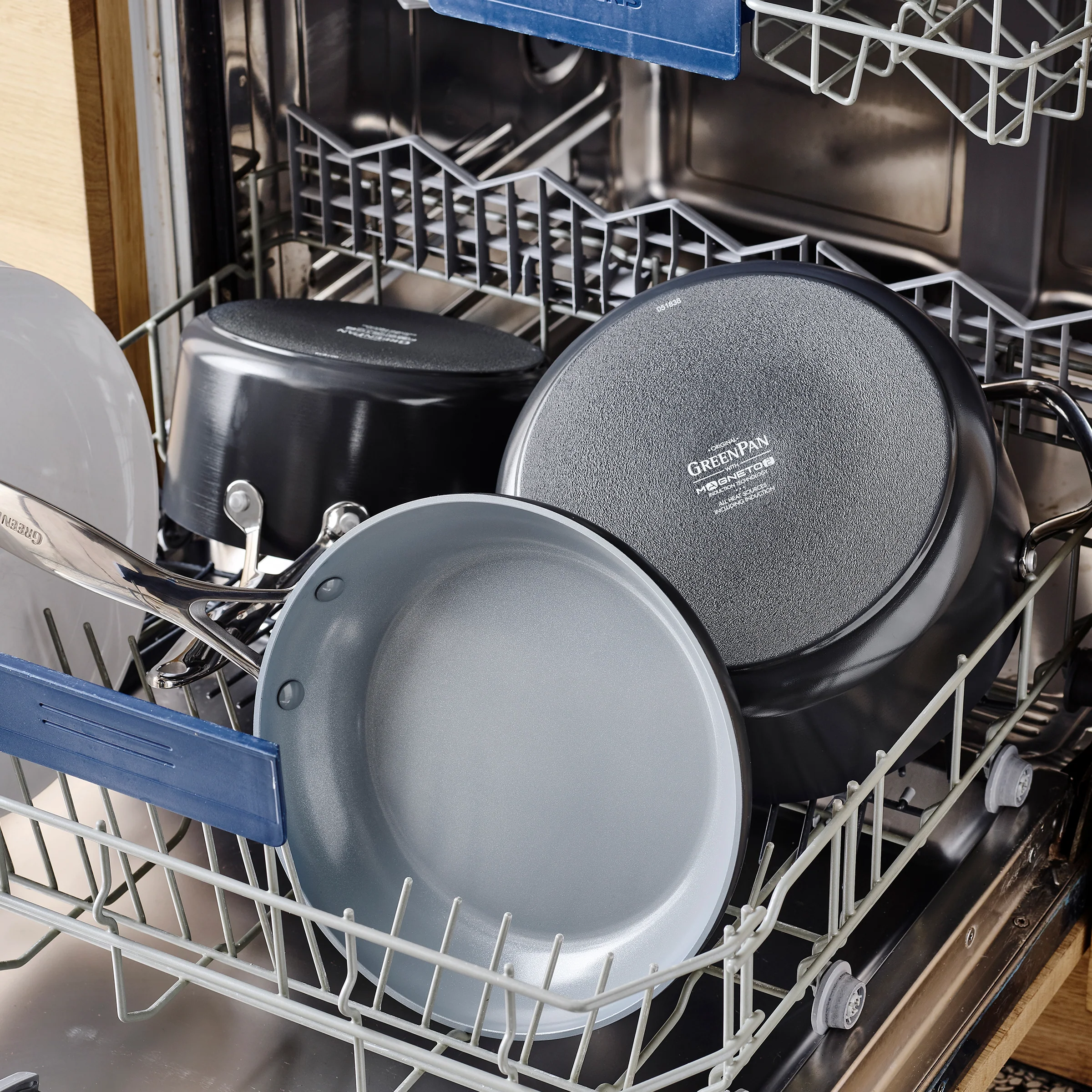 Valencia Pro Nonstick, Ceramic Sauce Pan with Lid, 2qt - Image 7