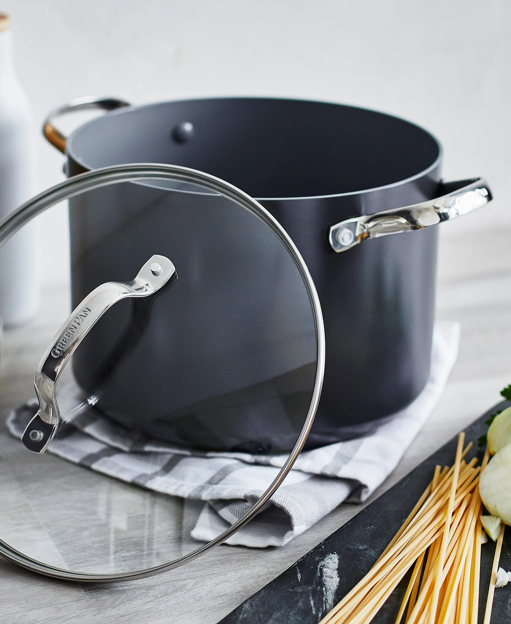 Valencia Pro Nonstick, Ceramic Stockpot with Lid, 8qt - Image 8